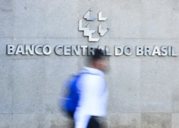 Banco tradicional do Brasil é impedido de fechar agências e deve pagar R$ 54 milhões em indenização