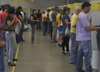 Banco que mais cresce no Brasil transforma limite do cartão de crédito em dinheiro na conta