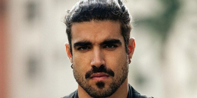Caio Castro encontrou nova forma de ganhar dinheiro após sair da TV, mas agora sofre com a inadimplência