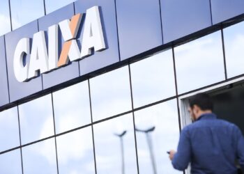 Caixa toma decisão envolvendo saques em caixas eletrônicos no período noturno