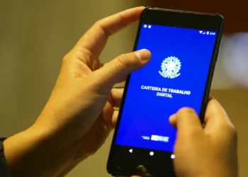 Trabalhadores da cidade brasileira eleita a mais inteligente do mundo tem renda média de R$ 4.662,13