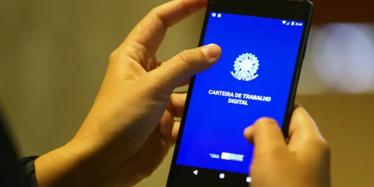 Trabalhadores da cidade brasileira eleita a mais inteligente do mundo tem renda média de R$ 4.662,13