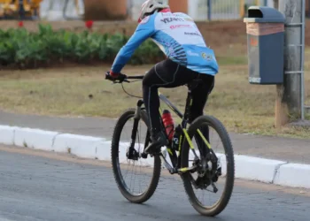 Nova lei vai permitir que ciclistas levem suas bicicletas nos ônibus