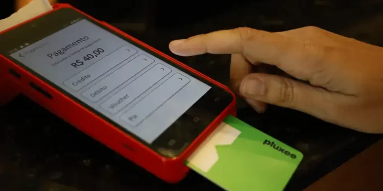 Quem recebe vale-alimentação e refeição precisa estar atento a novas regras no próximo mês