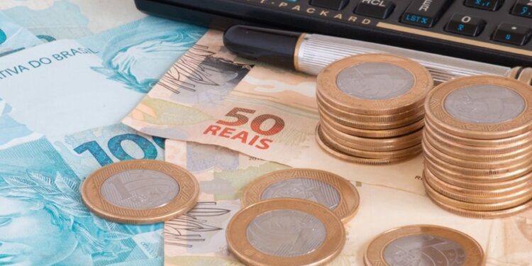 Quem trabalha nestas áreas pode receber salário fixo de R$ 100 mil por mês no Brasil