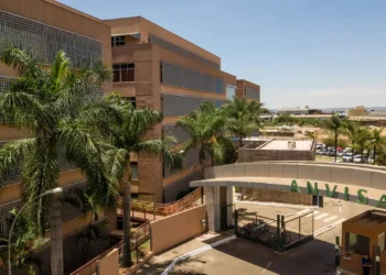 Anvisa volta a suspender suplementos alimentares de três marcas desta vez