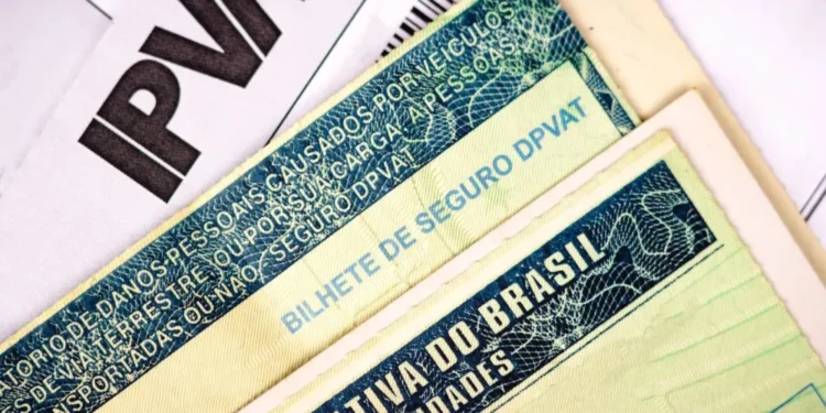 Comunicados para todos os donos de carros com 10 anos ou mais sobre a cobrança do IPVA