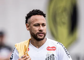 Enorme mansão de Neymar avaliada em R$ 314 milhões tem elevador exclusivo para carros e até praia privada inspirada na Riviera Francesa