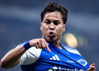 Cruzeiro quer assinar com camisa 10 logo após garantir Gerson e Kaio Jorge para 2026