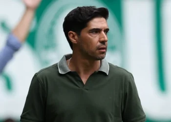 Palmeiras garante reforço de R$ 631 milhões para Abel Ferreira até setembro de 2028