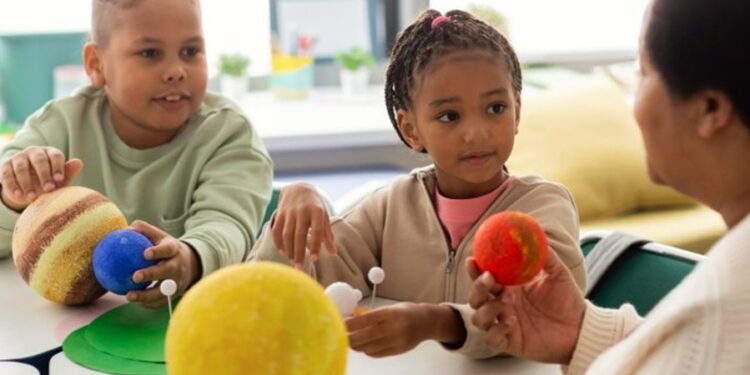 Carreira de professores de creches foi modificada por nova Lei assinada por Lula