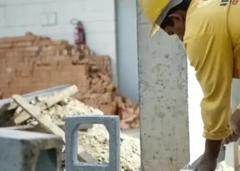 Material que brasileiros descartam diariamente vira insumo para a produção de concreto 30% mais resistente