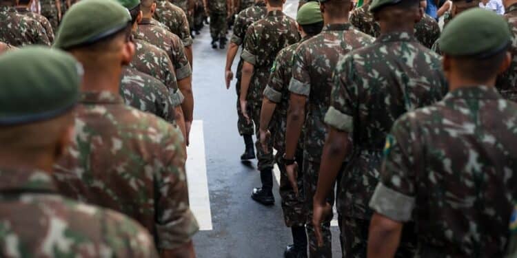 Governo prepara nova escola para formar sargentos do Exército com investimento de R$ 1,8 bilhão