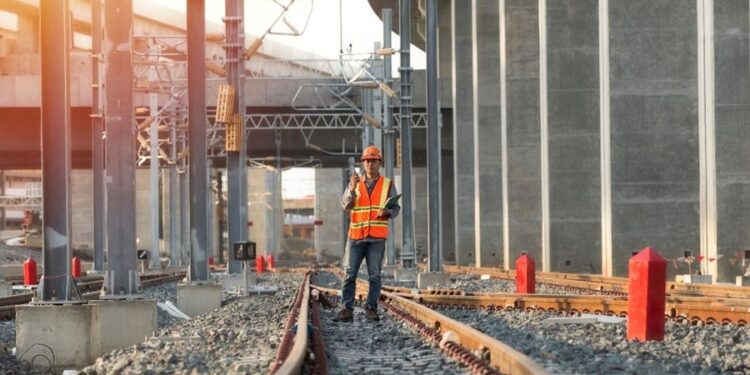 ferrovia em construção