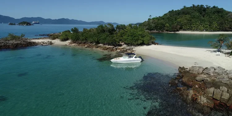 Cidade tratada como Caribe Brasileiro tem 365 ilhas paradisíacas com mar cristalino