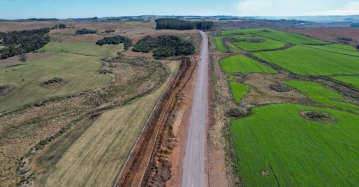 Rodovia que liga dois estados brasileiros ficará pronta após 7 décadas e investimento de R$ 63 milhões