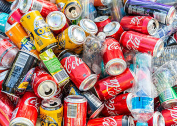 Supermercados passarão a receber e pagar por garrafas e latas vazias em antigo parceiro do Brasil