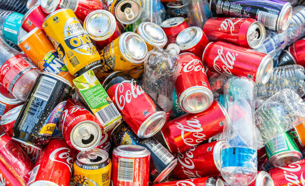 Supermercados passarão a receber e pagar por garrafas e latas vazias em antigo parceiro do Brasil