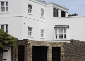 Cantor queridinho do momento convenceu 4 vizinhos a venderem suas propriedades para construir mega mansão de R$ 215 milhões