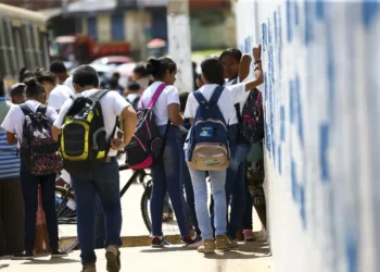 Não haverá aulas na pré-escola, no ensino fundamental e médio em todas as escolas durante fevereiro neste país