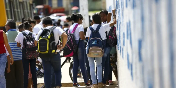 Não haverá aulas na pré-escola, no ensino fundamental e médio em todas as escolas durante fevereiro neste país