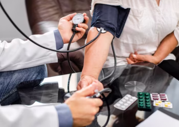 Adeus 12 por 8: Brasil redefine parâmetros da pressão arterial e quem sofre de hipertensão precisa ficar atento