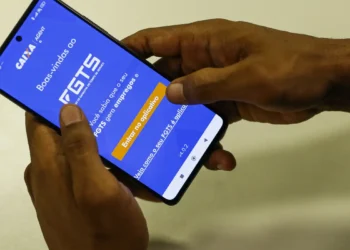 Caixa Tem libera saque de até R$ 6.220 pelo aplicativo do FGTS: saiba quem pode solicitar