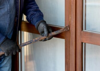 Danos e furtos podem virar responsabilidade do dono do imóvel quando não garantir condições seguras