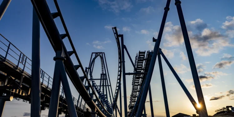 Montanha-russa mais alta e rápida da América Latina está pronta e fica no Brasil