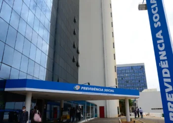 Presente do INSS vai chegar para aposentados de todo o Brasil a partir desta segunda-feira (26)