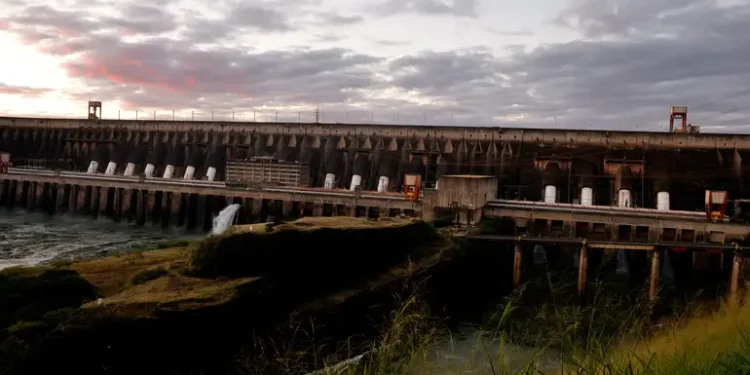 Estados Unidos pode tomar o lugar do Brasil na Usina de Itaipu em negócio estratégico com os paraguaios