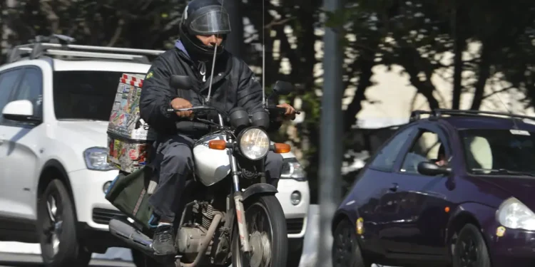 Governo vai garantir adicional de 30% para motociclistas que cumprirem requisito a partir de abril