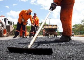 Cientistas desenvolvem tecnologia capaz de acabar com os buracos nas ruas do Brasil em pouco tempo