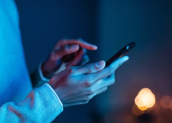 Marca chinesa inova com celular que custa apenas R$ 531 e não precisa de Wi-Fi para se comunicar com outros aparelhos