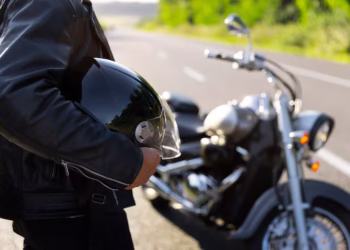 Motociclistas devem seguir novas regras a partir desta terça-feira (20) para evitar multa e 60 pontos nestas cidades