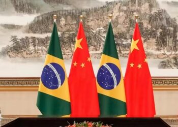 Chineses criam novo sistema para gerar energia capaz de recarregar 30 carros elétricos em 1 hora