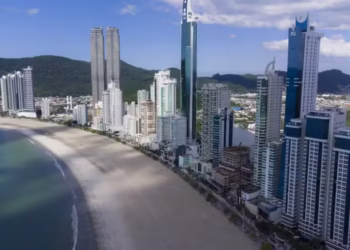 Cidade com menos de 90 mil habitantes está superando a Dubai Brasileira no valor de imóveis