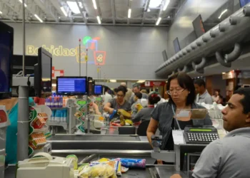 Falta menos de um mês para que supermercados sejam obrigados a fechar aos domingos