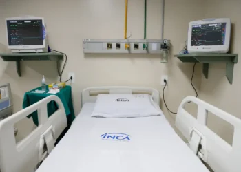 OMS cita dois hábitos que podem provocar câncer evitável