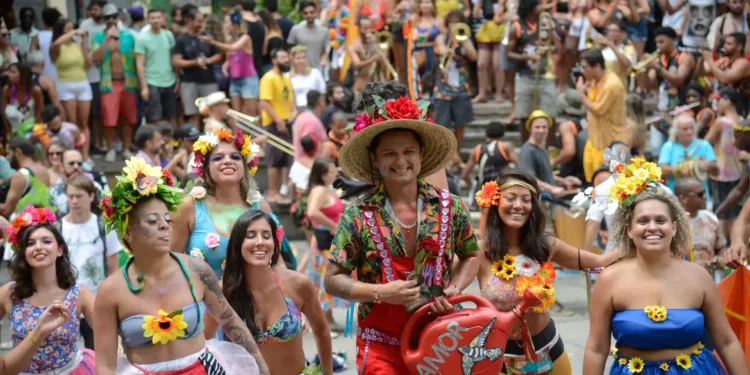 10 cidades confirmadas com feriado na sexta-feira de Carnaval
