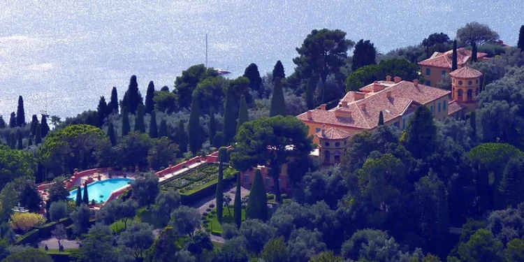 3ª mansão mais cara do mundo vale R$ 4 bilhões e pertence a famosa família brasileira