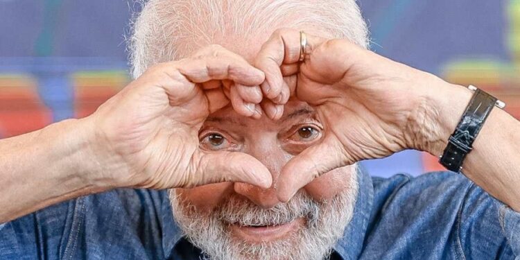 Lula libera R$ 5 bilhões para reformar aeroportos brasileiros