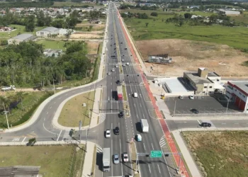 Rodovia duplicada de R$ 40,7 milhões com conjunto de semáforos para trazer segurança será inaugurada nesta segunda em SC