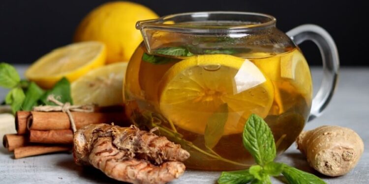 Ferver cascas de limão com canela e gengibre: para que serve e por que é recomendado