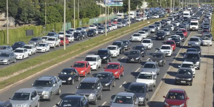 Maior avenida do Brasil, com 45 km de extensão, fica em estado destacado pela infraestrutura de qualidade