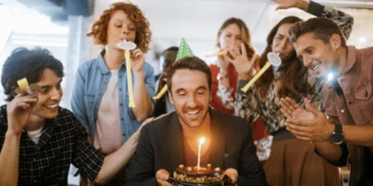 Dia do aniversário vai garantir folga para todos trabalhadores CLTs do Brasil se nova Lei for aprovada