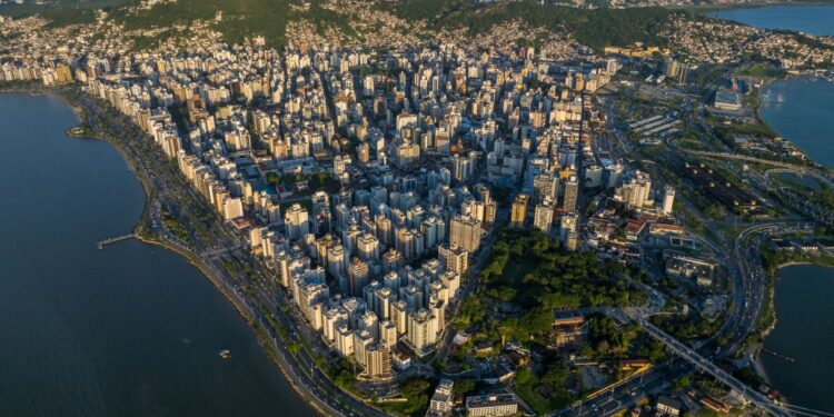 Novo feriado dia 25 de novembro anima trabalhadores e governo levanta a possibilidade em Santa Catarina