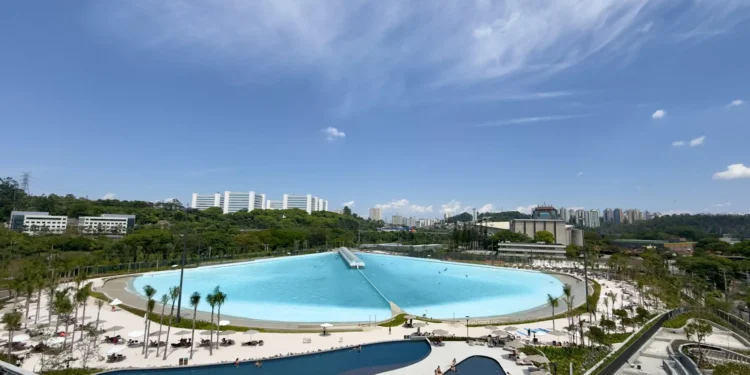 Cidade brasileira sem mar vai ganhar praia com 20 tipos de ondas e espaço para 900 surfistas