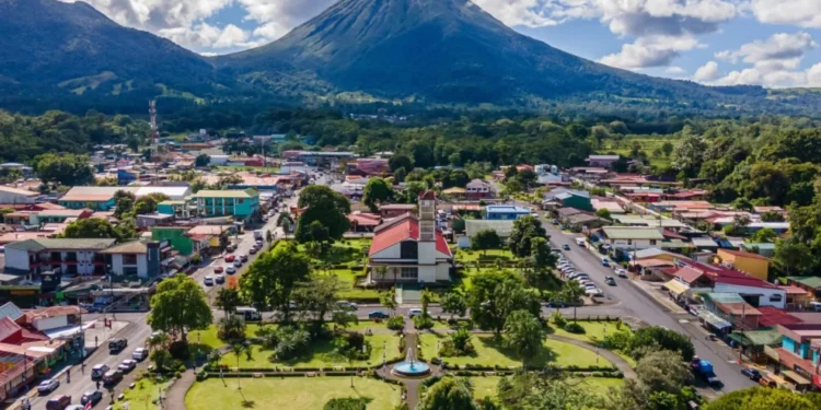 Quarto município mais populoso do país contratou advogado que usava documentos falsos em cobranças judiciais na Costa Rica