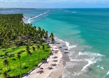 Destino pouco badalado do Nordeste encanta turistas e ganha fama de Caribe Brasileiro